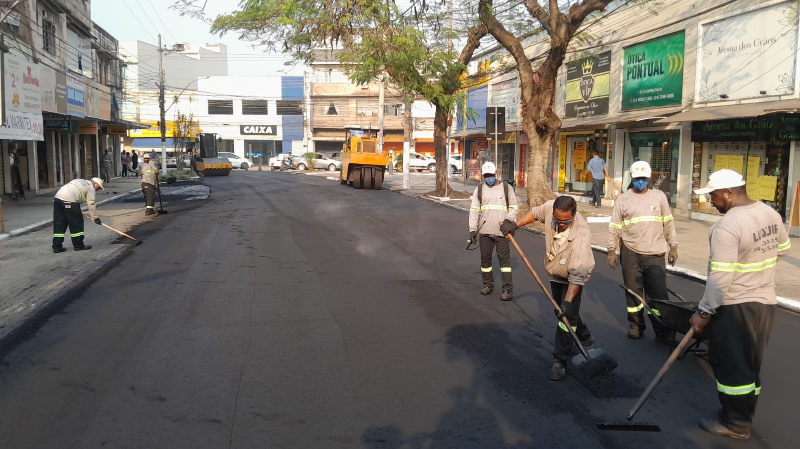 Prefeitura conclui asfaltamento em 13 ruas do bairro Aterrado